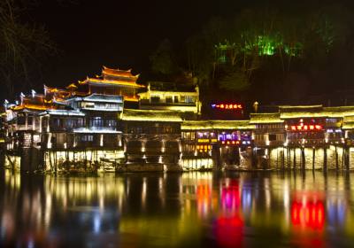 夜游鳳凰古城，感受別樣的古城美